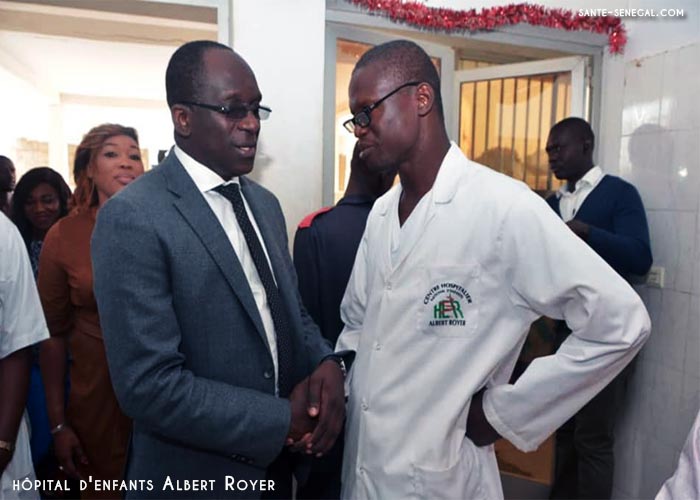 Le-Ministre-de-la-Santé-visite-l'hôpital-d'enfants-Albert-Royer-